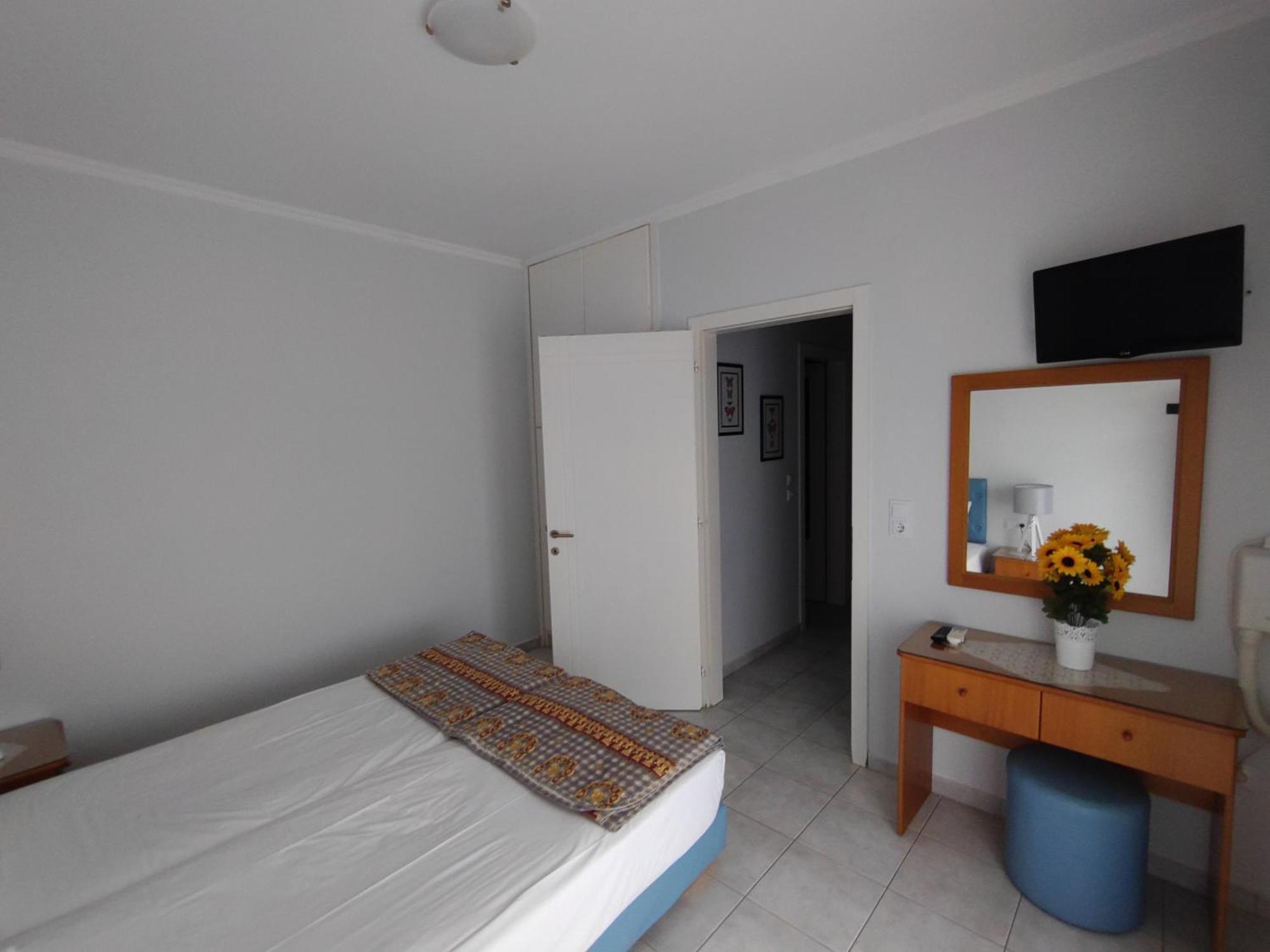 Ioli Apartments Limenas  Bilik gambar